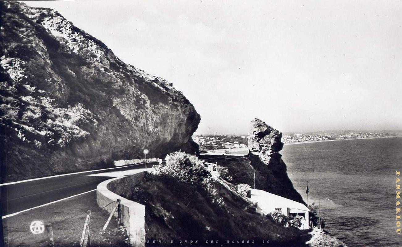 Corniche  Rocher de la Vieille COLLECTION DES AMIS DE ND DE SANTA CRUZ.jpg